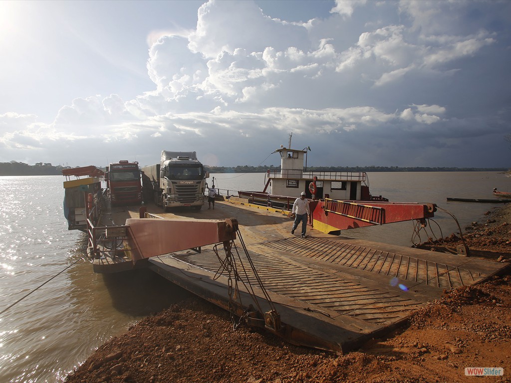 GEOBIAMA- Ferry boat crossing over the Madeira River, Transmazon Highway, southern Amazonia.