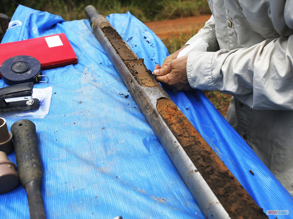 GEOBIAMA- Acquiring drill cores in southern Amazonia.