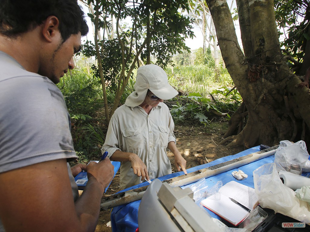 GEOBIAMA- analyzing borehole on the banks of the Madeira River, southern Amazonia.