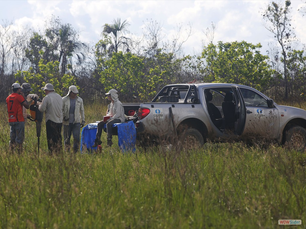 GEOBIAMA- Reasearch team in activity in the field to acquire cores in southern Amazonia.